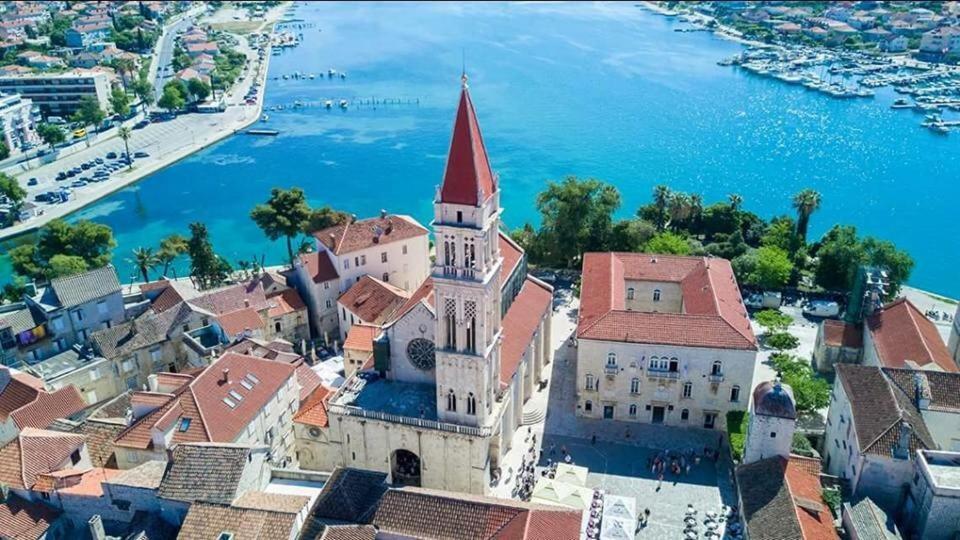 Apartment Julia Trogir Exterior photo