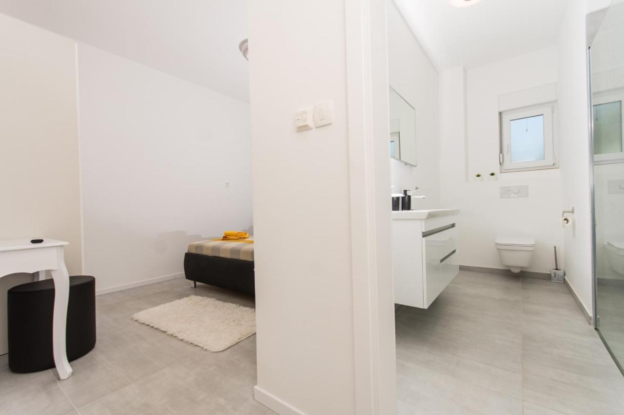 Apartment Julia Trogir Exterior photo